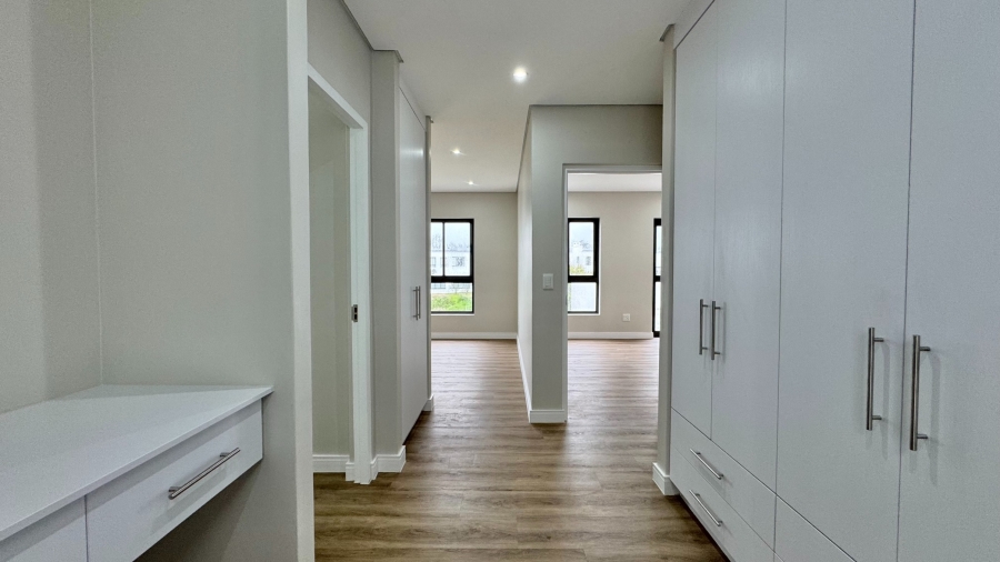 4 Bedroom Property for Sale in Croydon Gardens Estate Western Cape
